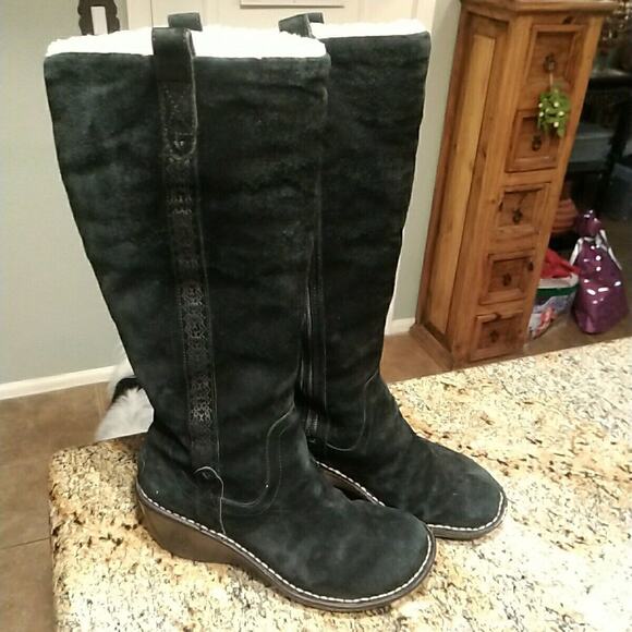 UGG Hartley Knee High Boots Black Suede & Sheep Skin Wedge S/N 3342 Size 7 M - Picture 4 of 12